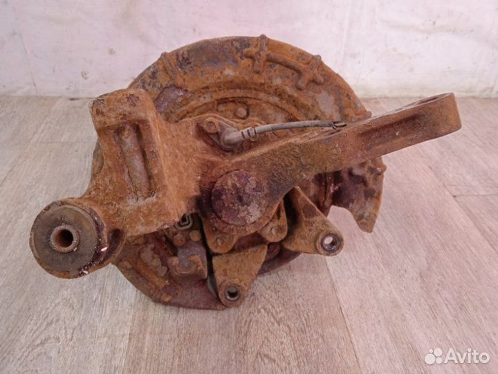 Кулак поворотный задний левый Kia Sportage 2 G4GC