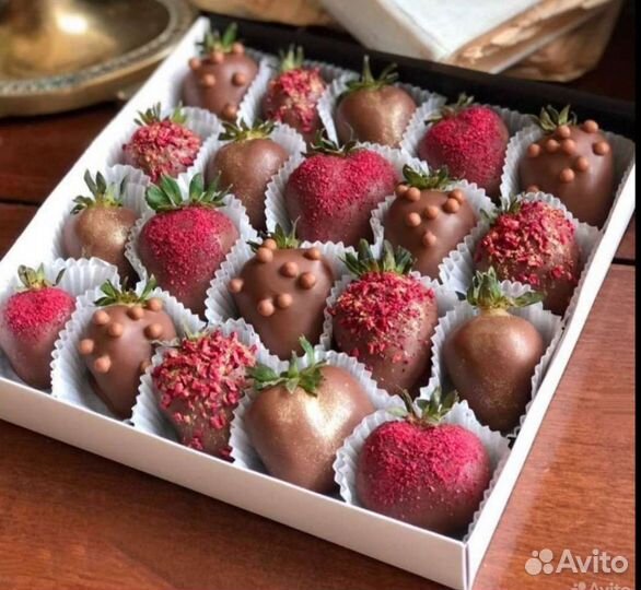 Клубника в бельгийском шоколаде букеты