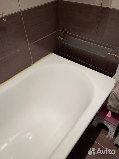 Смесители б/у, набор крючков, полочка в ванну