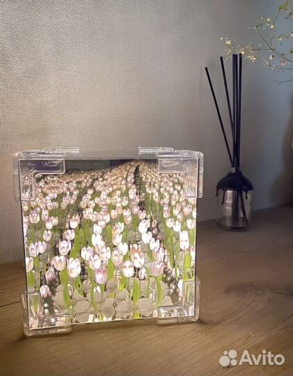 Светящиеся тюльпаны подарок девушке