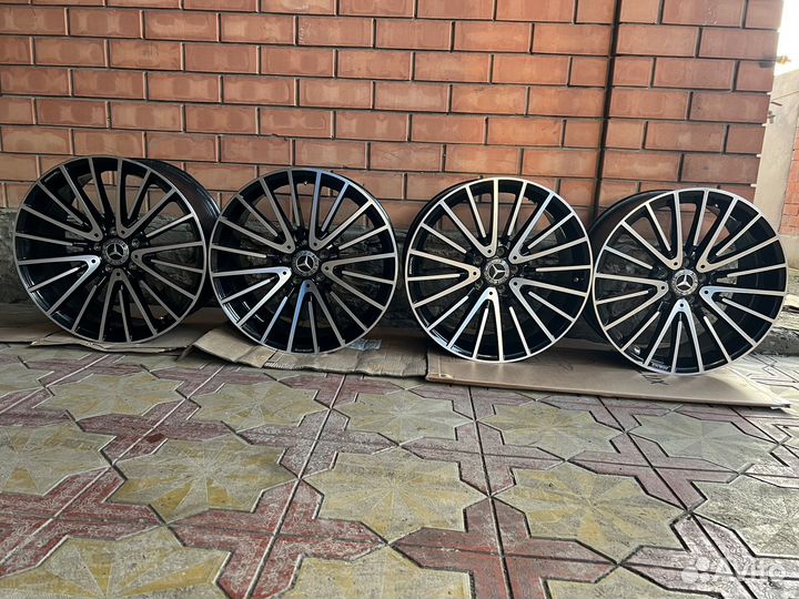 Диски разноширокик на Mercedes r20 AMG