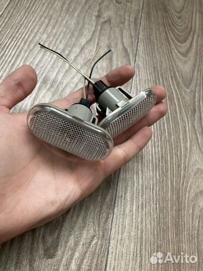 Повторитель поворота renault logan 1