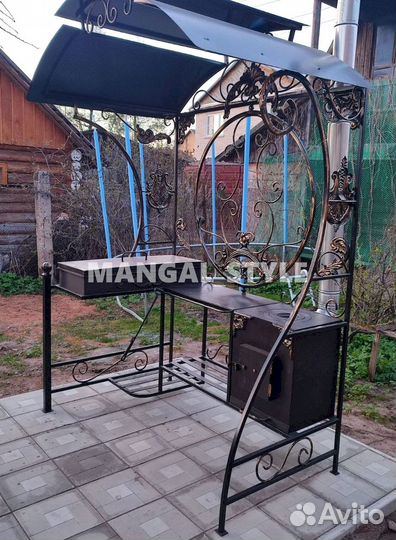 Мангал с крышей