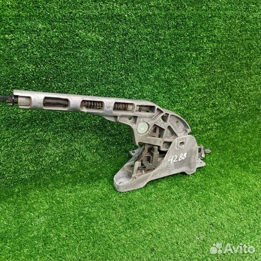 Рычаг ручного тормоза (ручника) Volkswagen Golf 5