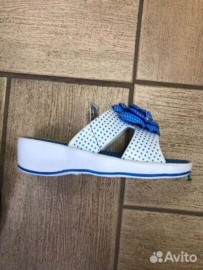 Шлепанцы женские новые