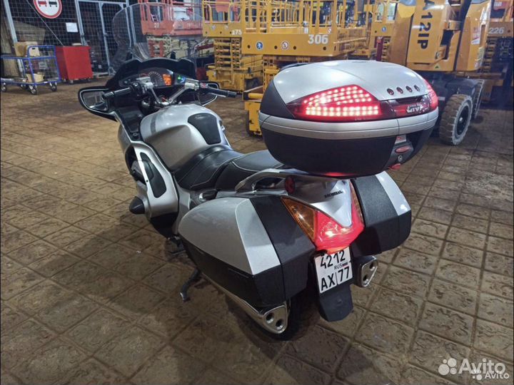 Продам Honda st1300