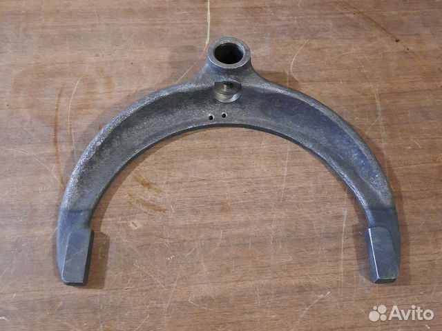 Вилка переключения кпп 2-й и 3-й передачи маз