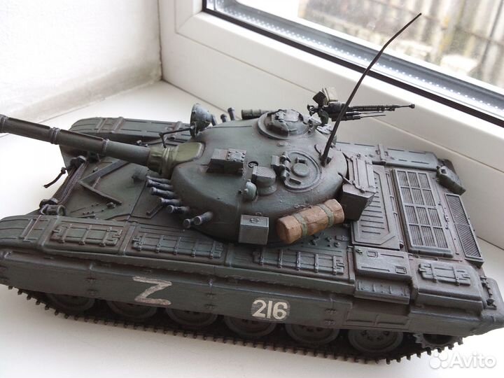 Модель танка Т-72 масштаб 1-35