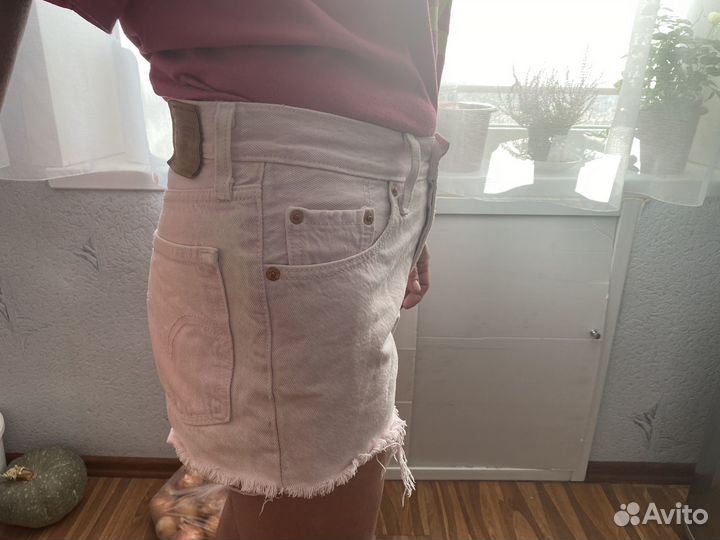 Джинсовые шорты levis