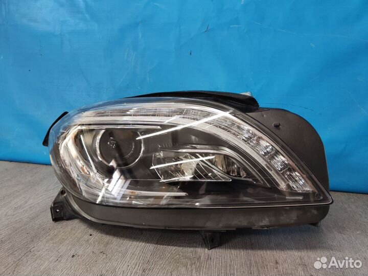 Фара правая Mercedes M GLE class W166 2011
