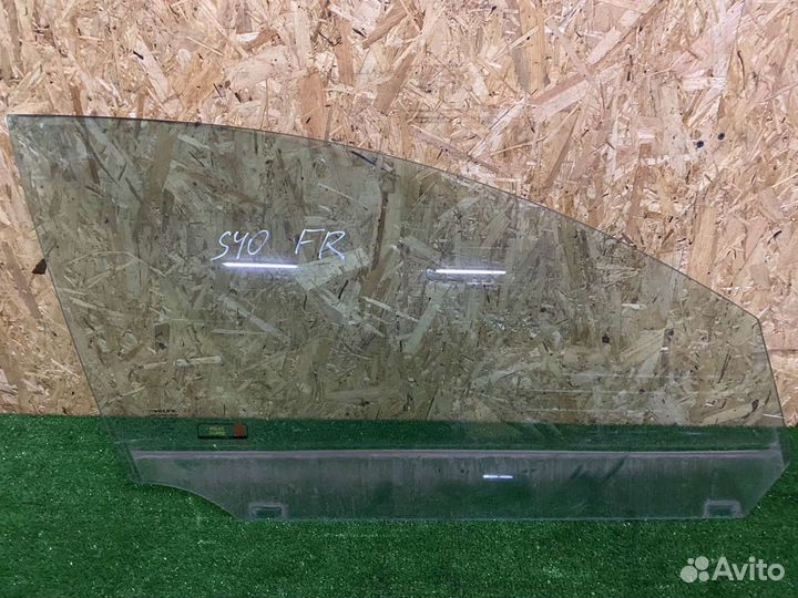 Volvo S40 V50 стекло переднее правое