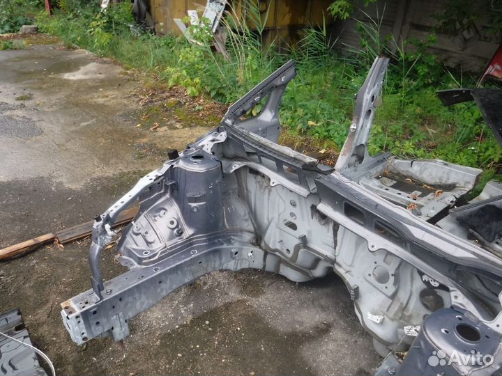 Четверть передняя правая Mazda CX7 2012