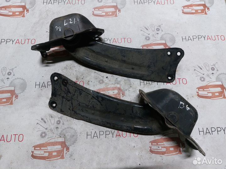 Задний продольный рычаг VW Passat B6