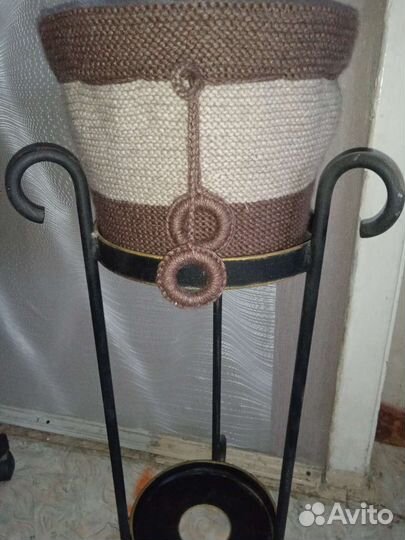 Подставка для цветов напольная металлическая