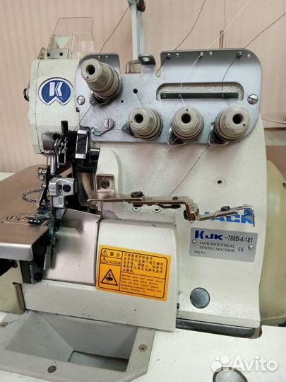 Производственная швейная машина jack