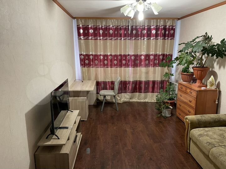 2-к. квартира, 57 м², 1/5 эт.