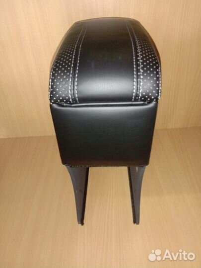 Подлокотник Renault Sandero II (экокожа)