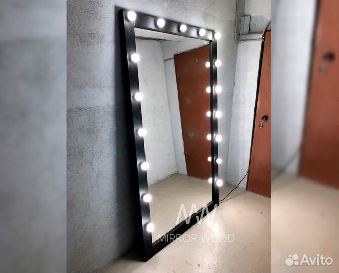 Большое зеркало в салон красоты с лампочками