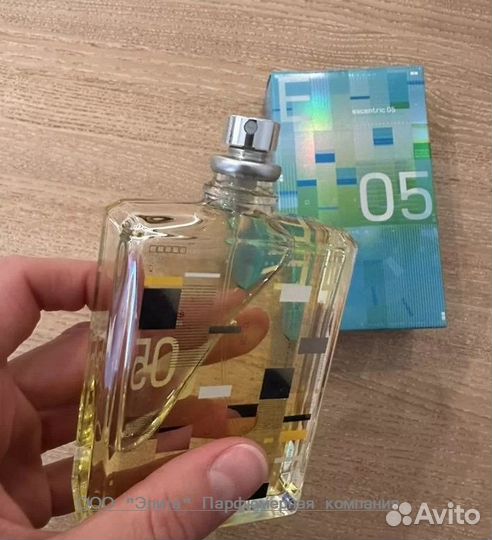 Молекула Escentric 05