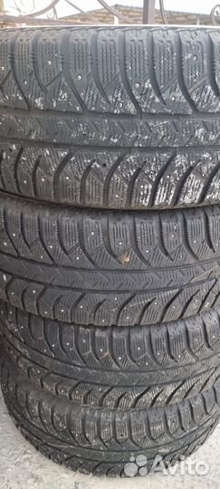 Bridgestone Ice Cruiser 7000 275/65 R17 T