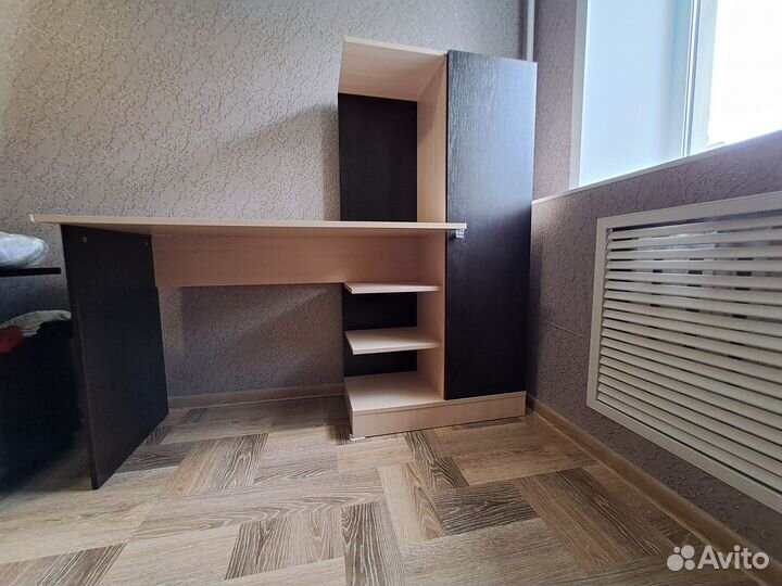 Письменный стол