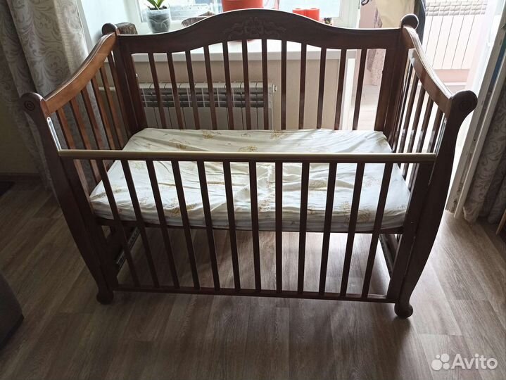 Детская кроватка