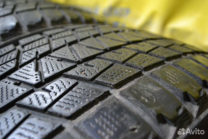 Bridgestone Blizzak DM-V1 235/55 R18