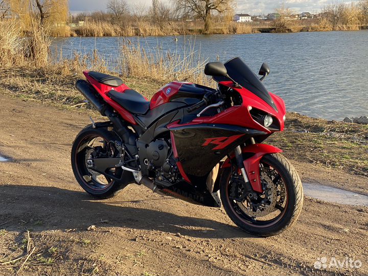 Yamaha R1 2013