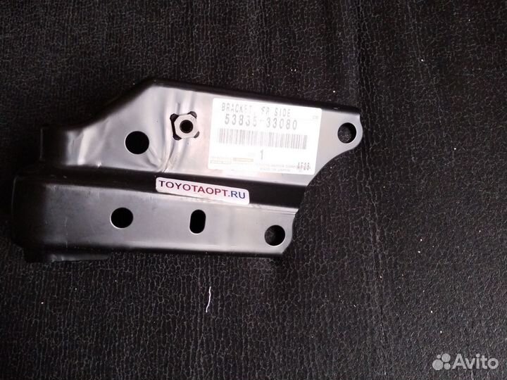 Кронштейн крыла правого Toyota Camry