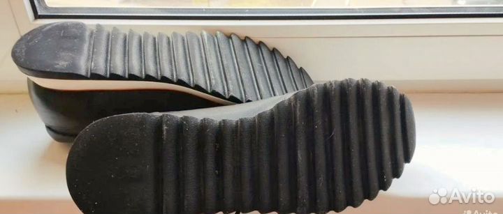 Кожаные кроссовки