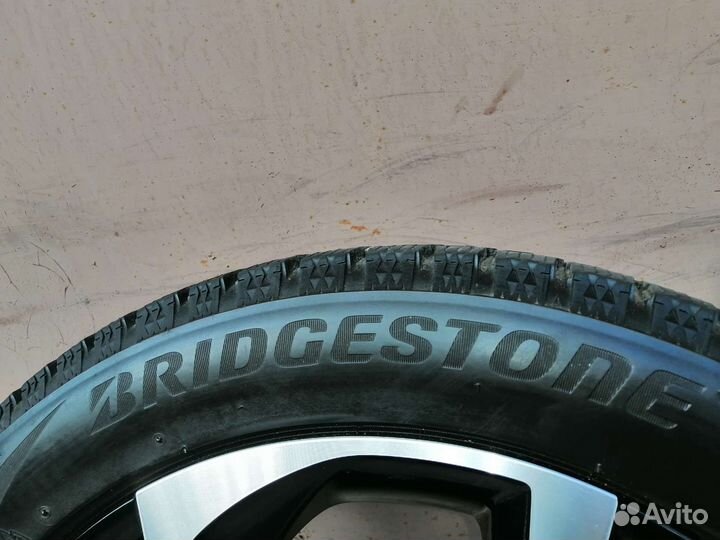 Bridgestone Blizzak VRX2 2.25/50 R18