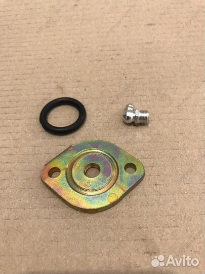 Заглушка шкворня 3302 с масленкой и уплотнит