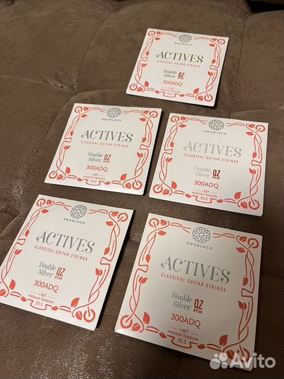 Струны для гитары Knobloch 300ADQ medium tension