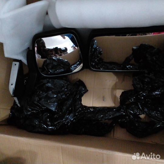 Продам правое боковое зеркало заднего вида в сборе
