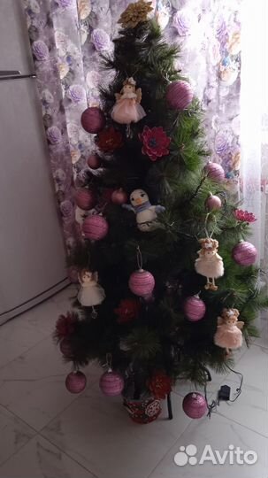 Елка искусственная с игрушкамм