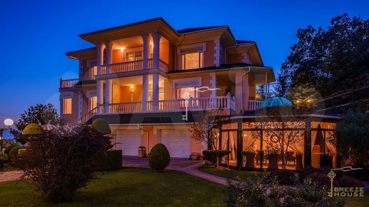 Дом 674,7 м² на участке 25 сот.