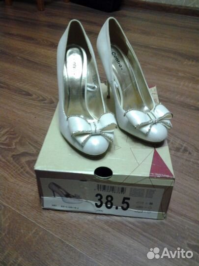 Туфли белые