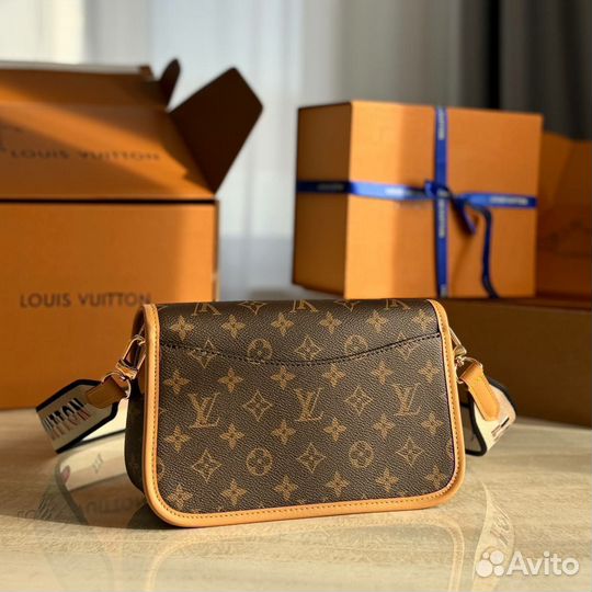 Сумка Louis Vuitton женская