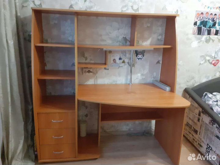 Компьютерный стол