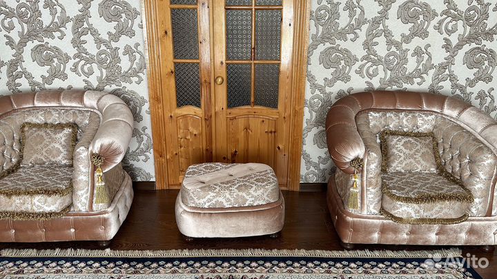 Диваны и холлы