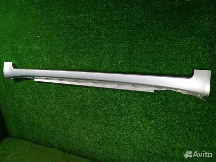 Накладка на порог наружная правая Audi A4 8E B7