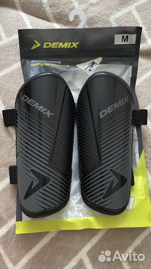 Футбольные щитки