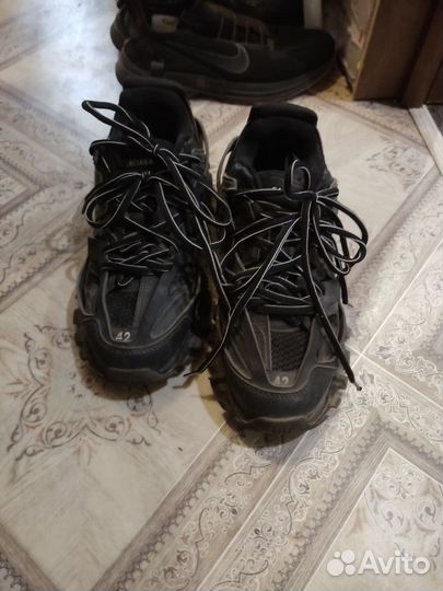 Balenciaga track