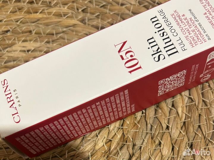 Clarins тональный крем 105N