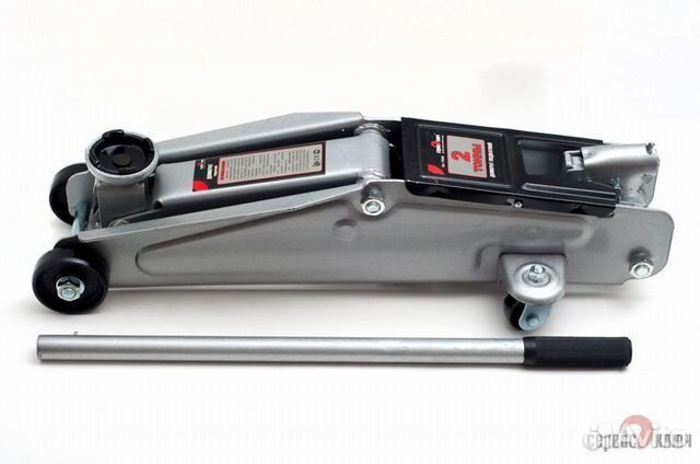 Домкрат подкатной 2т 135-380мм в кейсе