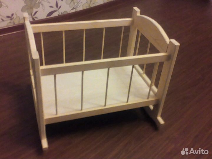 Детская кроватка для кукол