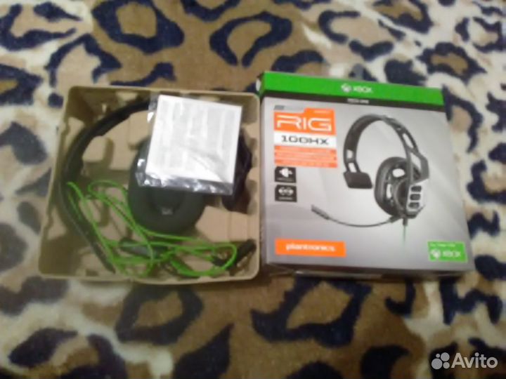 Гарнитура Plantronics RIG 100 HX на xbox