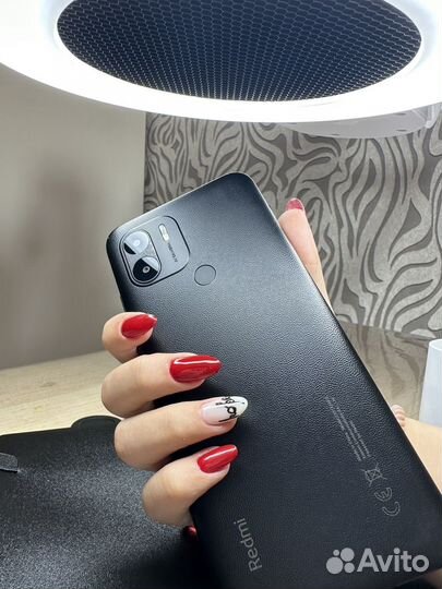 Нужна модель на маникюр