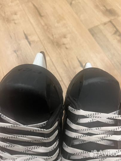 Коньки хоккейные