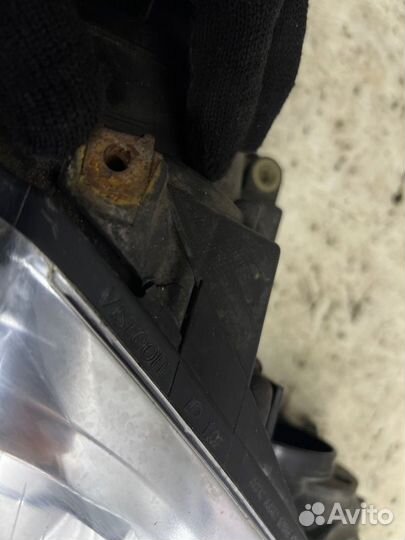 Фара правая Volkswagen Golf 5